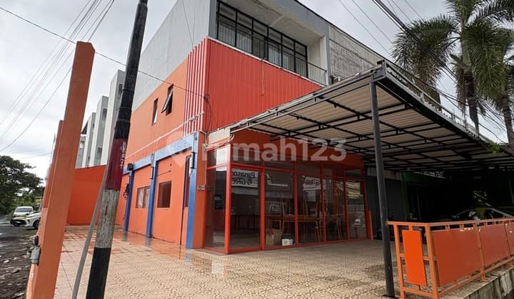 Ready-to-occupy 3-Storey Shop House (Ruko) Good Location For Rent, in South Denpasar