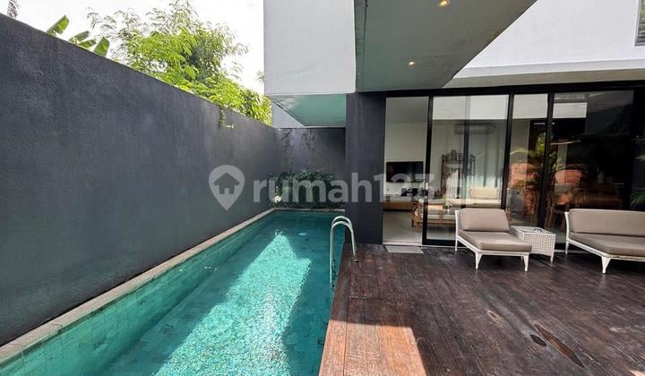 Villa Full Furnished 3 Kamar Tidur Dijual, di Berawa Canggu Area