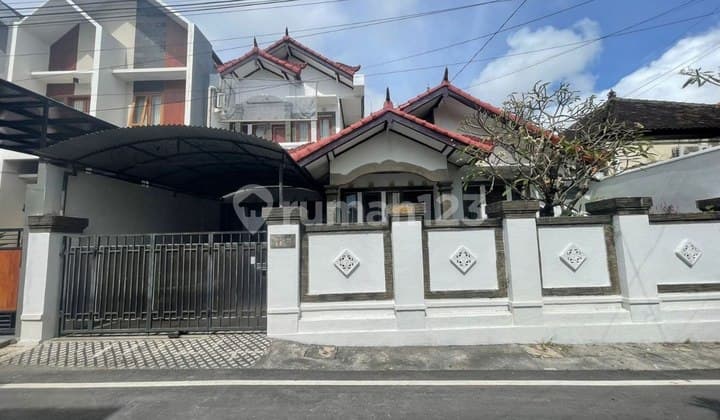 Rumah dengan Design Minimalis Tradisional Dijual, Jimbaran Area