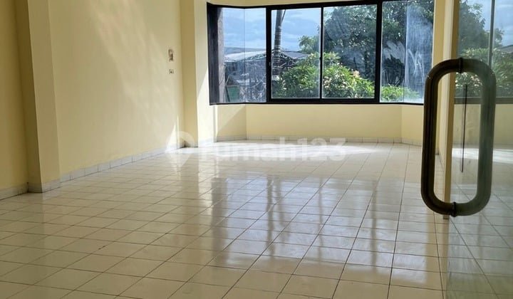 Ruko Strategis 3 Lantai Dijual, di Cargo Denpasar Utara Area