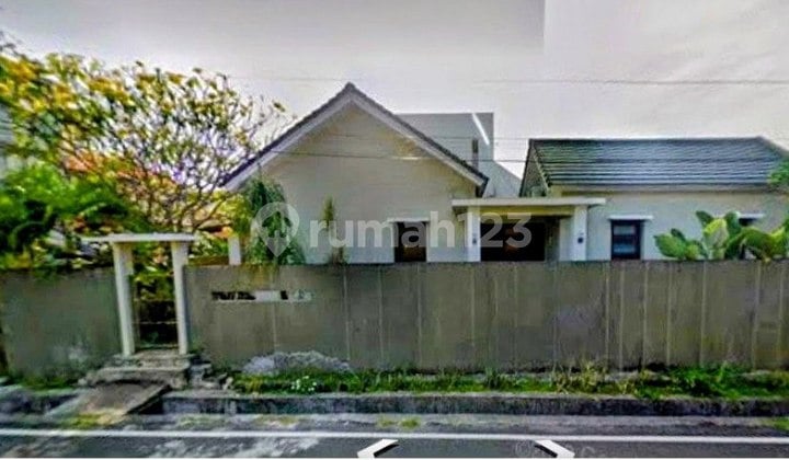 Beautiful Semi Villa House for Rent, in West Gatsu, Denpasar Area