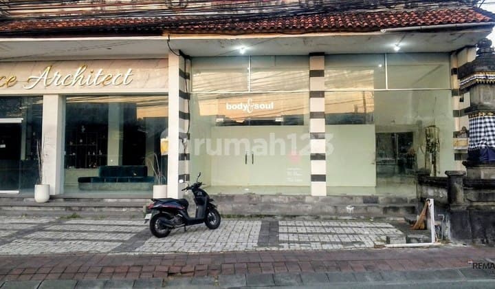 Over Kontrak Ex Resto 1 Lantai dengan Gaya Modern, di Seminyak Area