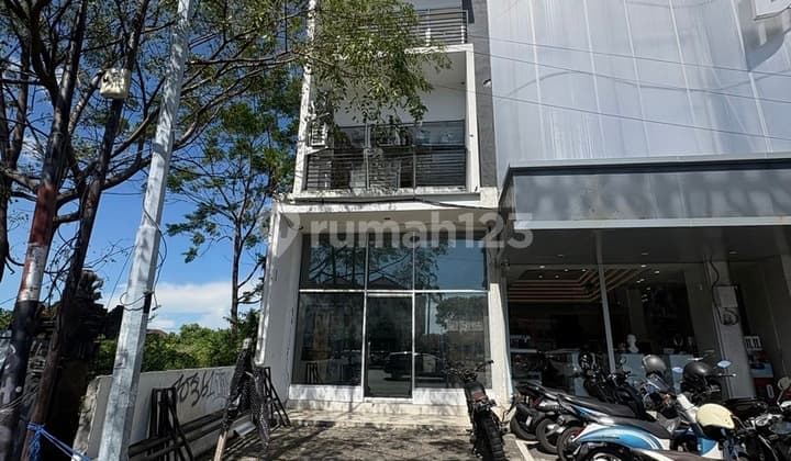 Ruko Strategis 3 Lantai Dijual, di Area Premium Sunset Road, Kuta