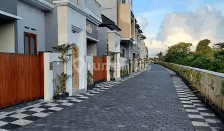 Rumah Cantik 2 Lantai Dijual, di Kesiman Denpasar Timur Area