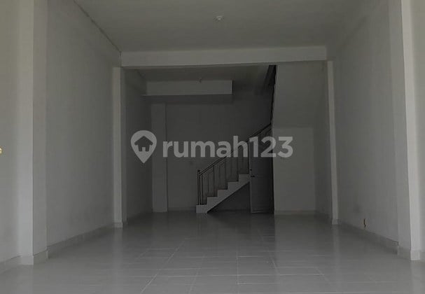 3-Story Shop House for Rent, Super Strategic Location, in West Gatsu Area