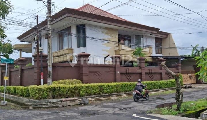 Rumah Mewah 7 Kamar Tidur Dijual, di Bedahulu, Denpasar Utara Area