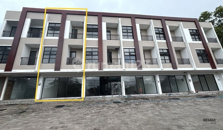 Ruko 3 Lantai Legalitas Lengkap Dijual, di Area Uluwatu Kuta Selatan