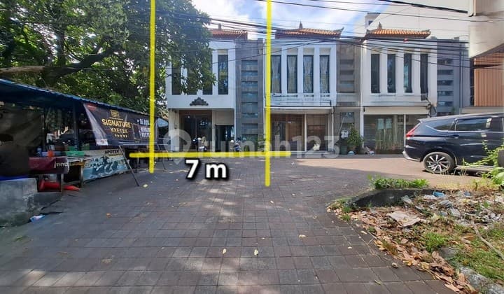 3-Storey Shophouse in Commercial and Service Zone for Sale, in Renon