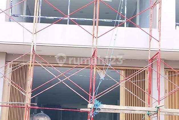 Ruko Baru 8 Unit 2 Lantai Disewakan, di Padang Sambian Denpasar Area