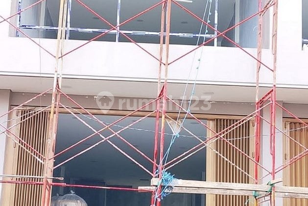 Ruko Baru 8 Unit 2 Lantai Disewakan, di Padang Sambian Denpasar Area