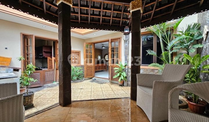 4-Bedroom House for Rent with Housekeeping Service Included, in Pemogan