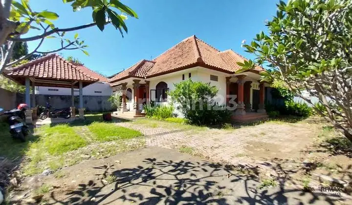 4 Bedroom House with Large Garden for Rent in West Denpasar