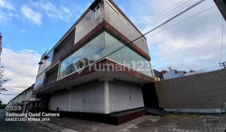 3-Storey Shophouse Near Central Parking Kuta and TSM Mall For Rent, on Imam Bonjol