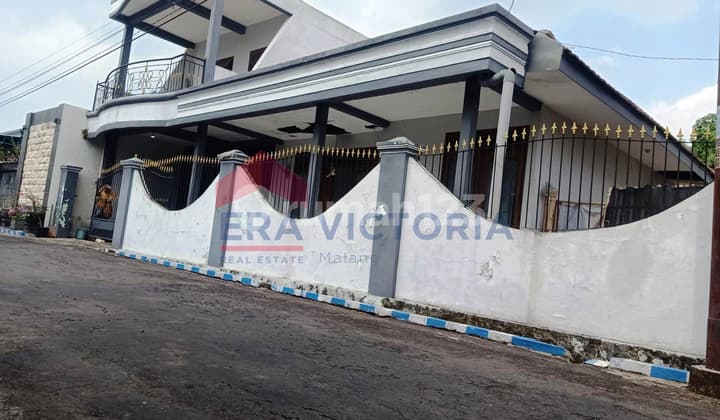 Rumah 1,5 Lantai di Perumahan Pakis, Dekat Wisata Wendit