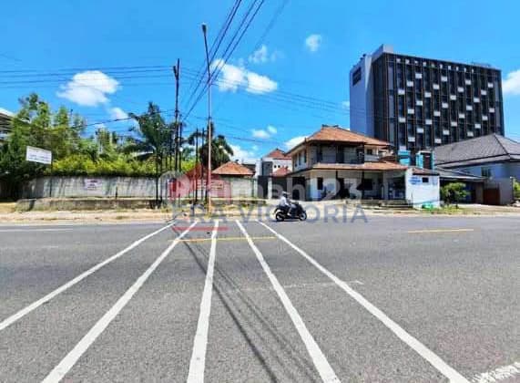 Rumah Super Megah Pinggir Jalan Raya Cocok Untuk Guest House