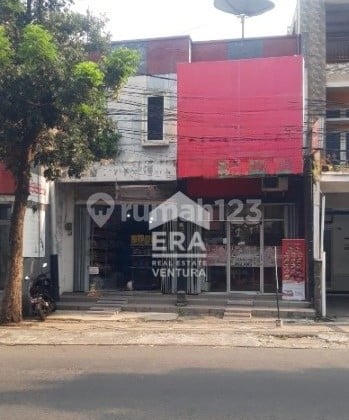 Dijual Ruko 3 Lantai Murah Beserta Usaha Pet Shop, D Blimbing