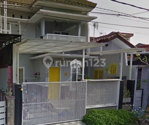 Disewakan Rumah 2 Lantai Semi Furnished di Pbi Araya