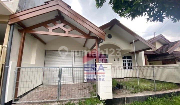 Disewakan Rumah Bersih Kondisi Siap Huni di Pbi Araya