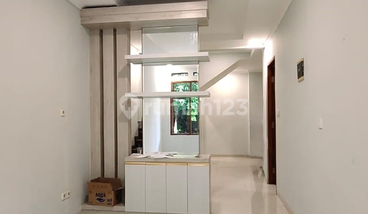 Dijual Rumah Lokasi Bagus di Griya Aviva, Ciputat