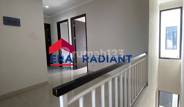 Rumah 2 Lantai Siap Huni di Discovery Serenity - Lokasi Strategis