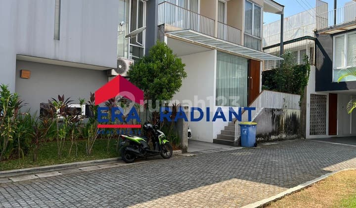 Rumah Full Furnish 2 Lantai di Mampang Prapatan, Jaksel