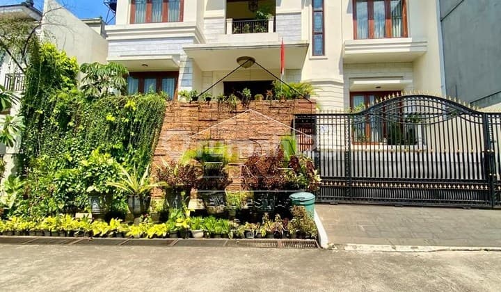 ******** | Rumah Modern Siap Huni di Puri Cinere