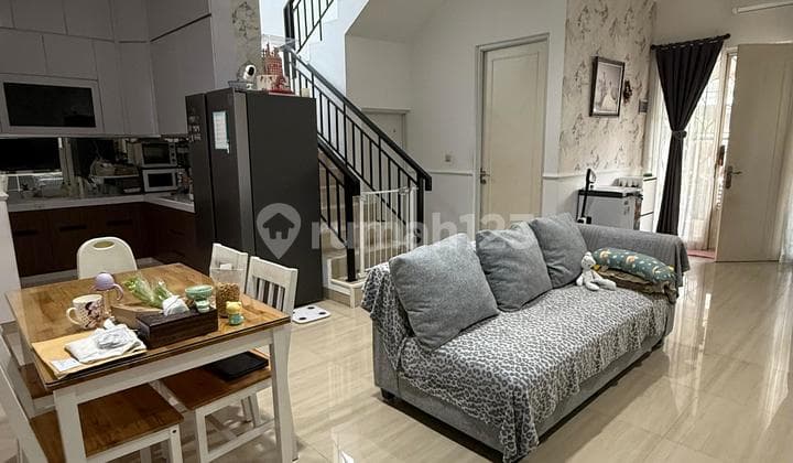 Duta Garden 2 lantai 8x20 hadap Timur