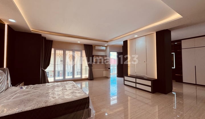 Luxury House in Pluit - 10x23 - Near Toll Access