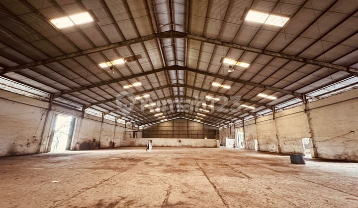 Warehouse 2700M² + Land 2.6 Ha @ Jatake Industrial Area