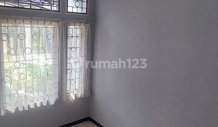 Rumah 2 Lantai Siap Huni Komplek Antapani, Bandung