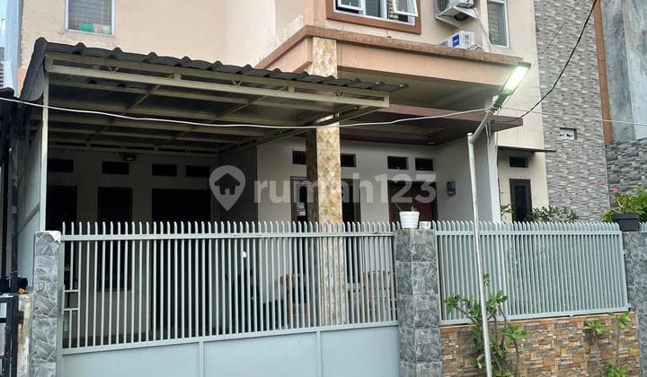 RUMAM MURAH DEKAT SUMMARECONE SEMI FURNIS PANYILEUKA BANDUNG