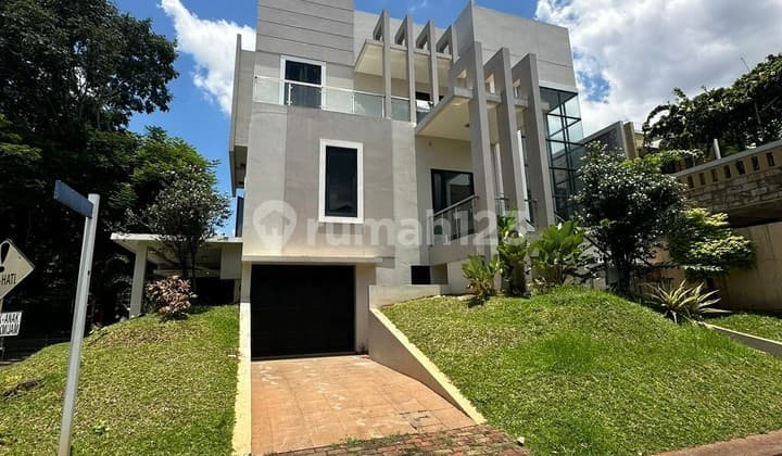 Rumah Minimalis di Legenda Wisata Cibubur