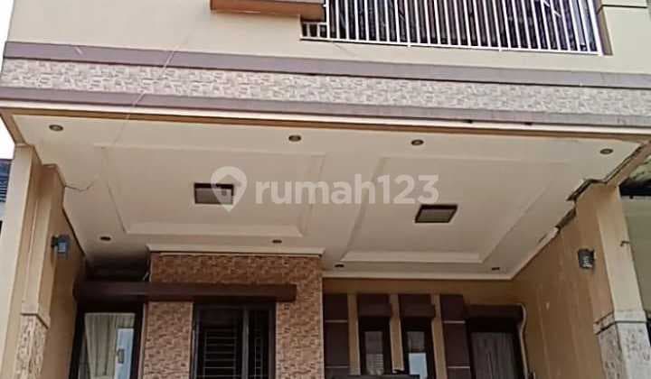 Rumah 3 Lantai Murah di Legenda Wisata Cibubur