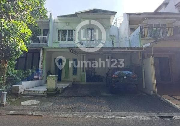 Rumah 2 Lantai Cantik Satu Langkah ke Pintu Tol Kota Wisata Cibubur