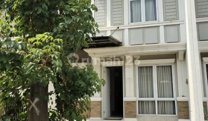 Rumah 2 Lantai Cantik di Kota Wisata Cibubur