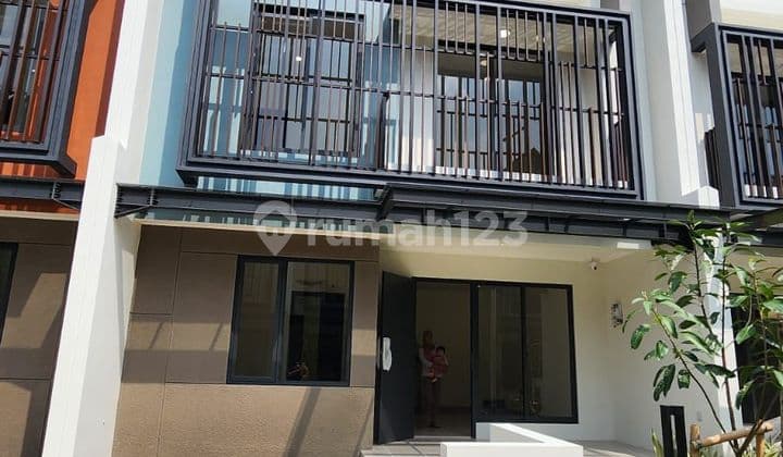 Rumah Cantik di Cluster Leonora gading serpong