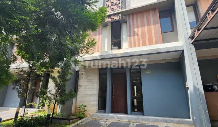 Rumah Cantik Di Regentown Eminent Bsd