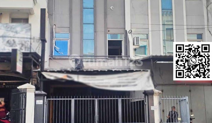 Disewakan Ruko Strategis Tanjung Duren Raya 3 Lantai, 204M², Dekat Central Park - Lokasi Premium!