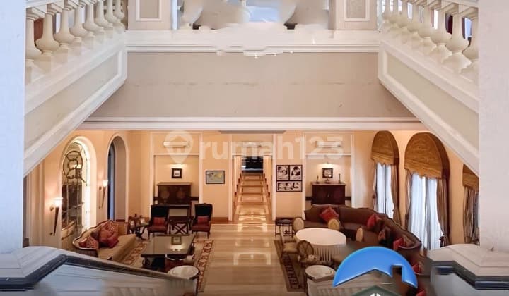 Dijual Rumah Mewah Strategis di Kuningan Jakarta Selatan