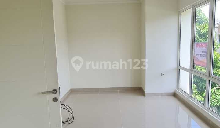 Rumah 2 Lantai Bagus Semi Furnished SHM di Cluster Tesla
