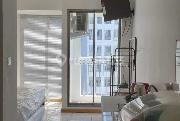 Nice Semi Furnished Studio Apartment at Summarecon Serpong