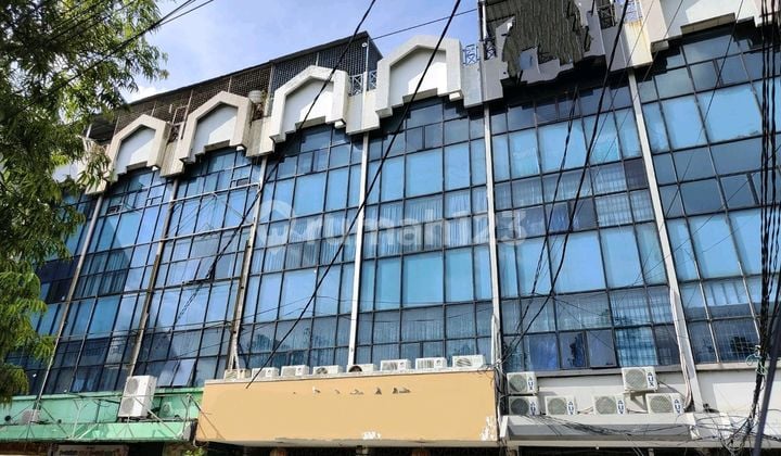 Disewakan Ruko Gandeng Bagus Strategis di Jalan Protokol Jakarta