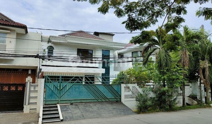 DIJUAL RUMAH LINGKUNGAN HIJAU NYAMAN, SANGAT BAGUS, JARANG ADA LUAS 433M GREEN GARDEN JAKARTA