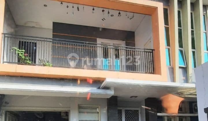 Rumah Bagus mewah Green Garden 2,5 lantai Jakarta barat