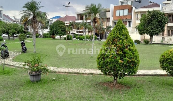 Dijual Rumah Bagus Green Garden 220M Taman Besar Penghijauan Jakarta Barat
