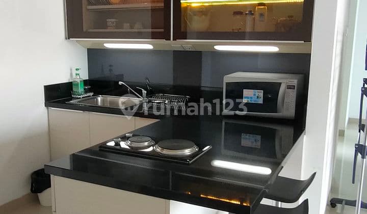 Brand New Apartemen Springhill Sandal Wood 3br + 2 Bathroom Luas 98m