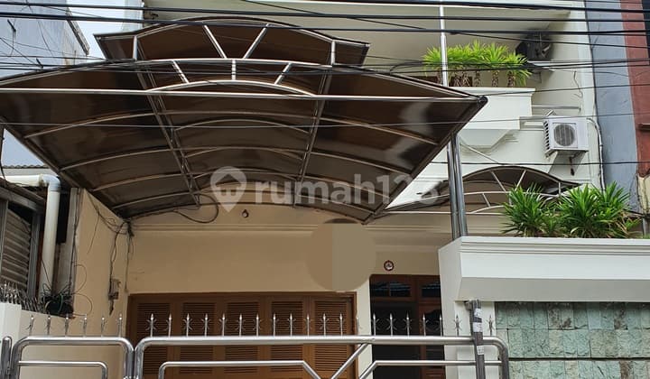 Semi-Furnished House in Mangga Besar.