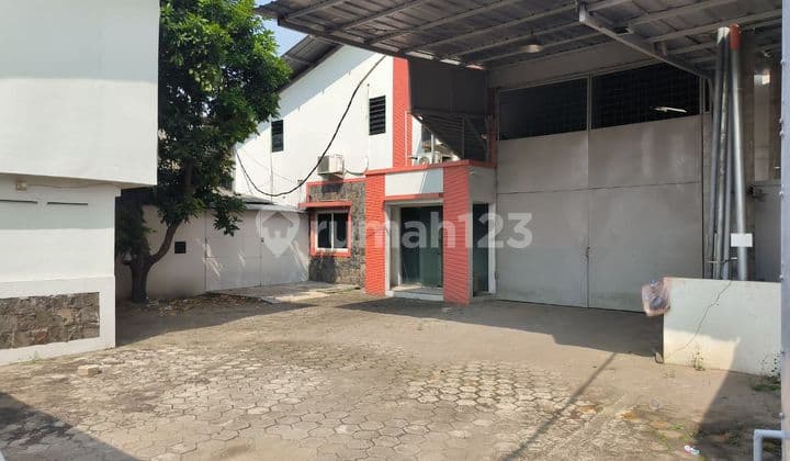 For Rent Warehouse in DPR Kavling Cipondoh Includes Office and Mess.