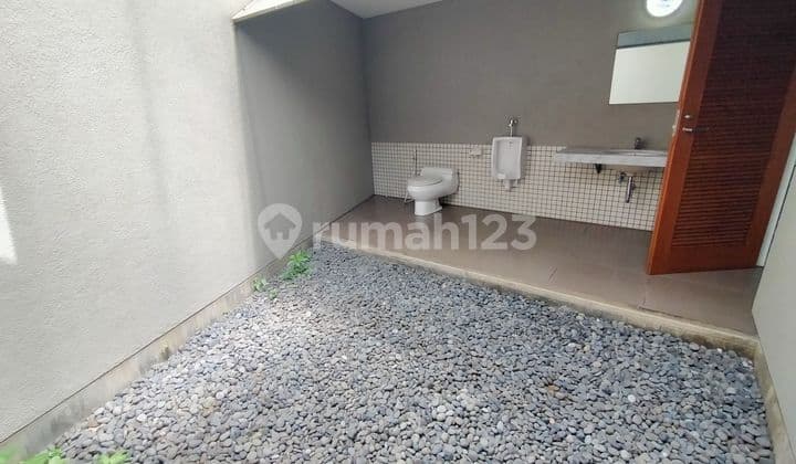 Rumah Super Luxury di Dago Resort Karya arsitek Tan Tik Lam , Satu2 nya Unit Property di Dago Resort dengan Luas Tanah Lebih dari 2000 m²