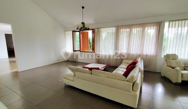 Rumah Super Luxury di Dago Resort Karya arsitek Tan Tik Lam , Satu2 nya Unit Property di Dago Resort dengan Luas Tanah Lebih dari 2000 m²